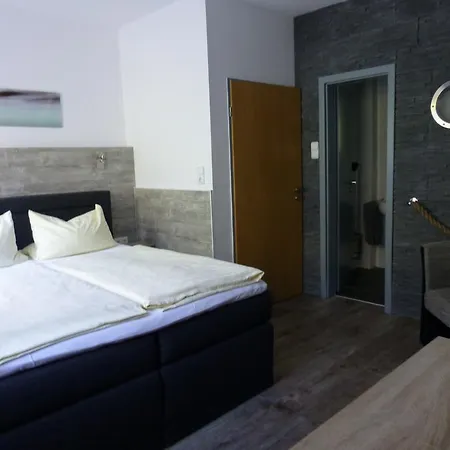 فندق Ruestersieler Hof 3*