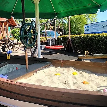 Ruestersieler Hof Szálloda 3*